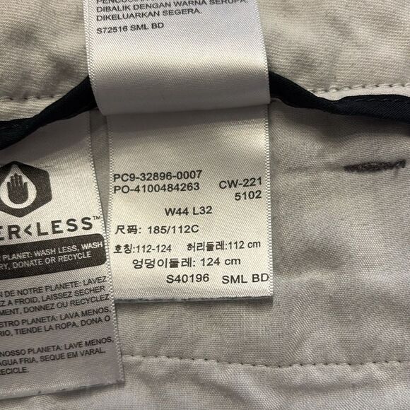 Dockers classic fit 44x32 - Picture 9 of 10